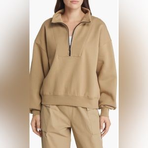Women's Half Zip Sweatshirt
FEAR OF GOD ESSENTIALS
